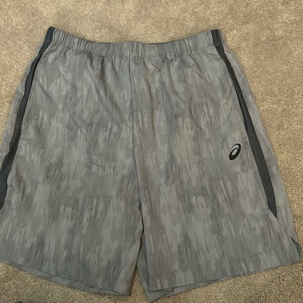 NWOT ASICS Athletic or Swim-shorts Sz M